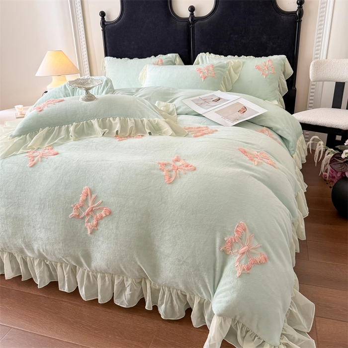 91家纺网 家纺一手货源 找家纺 富盛家纺 2025新款牛奶绒床裙款盘花刺绣四件套公主风 秋水伊人-绿