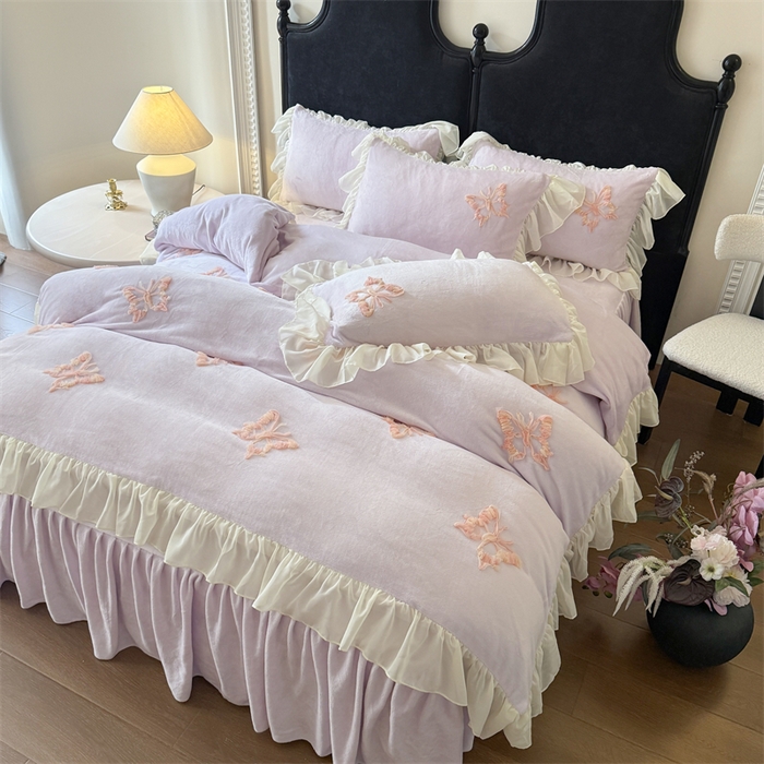 91家纺网 家纺一手货源 找家纺 富盛家纺 2025新款牛奶绒床裙款盘花刺绣四件套公主风 秋水伊人-紫