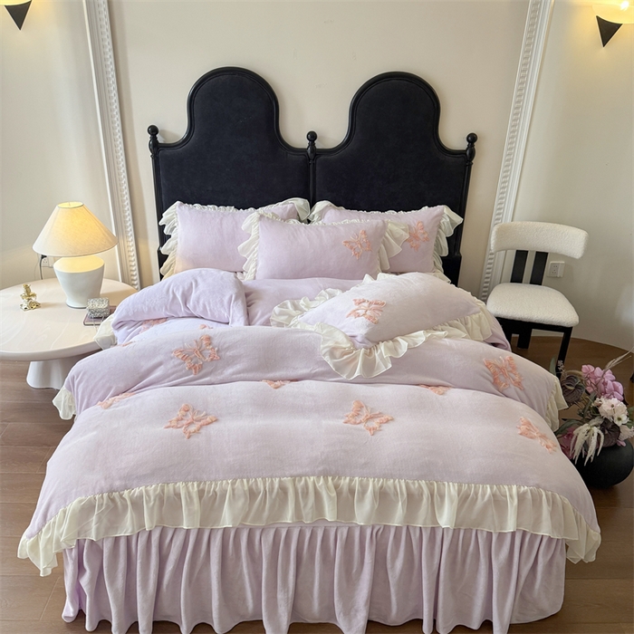 91家纺网 家纺一手货源 找家纺 富盛家纺 2025新款牛奶绒床裙款盘花刺绣四件套公主风 秋水伊人-紫