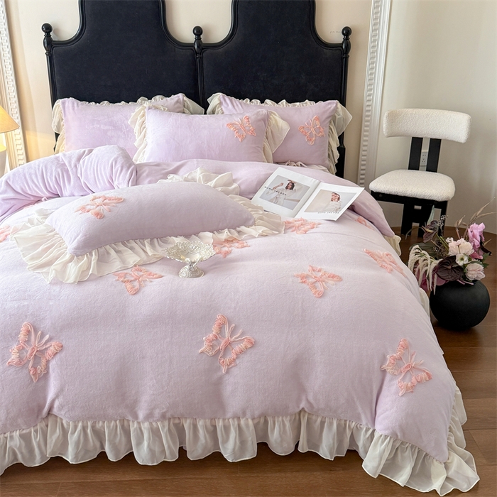 91家纺网 家纺一手货源 找家纺 富盛家纺 2025新款牛奶绒床裙款盘花刺绣四件套公主风 秋水伊人-紫