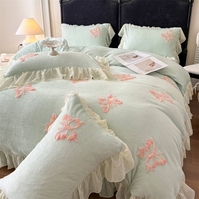 91家纺网 家纺一手货源 找家纺 富盛家纺 2025新款牛奶绒床裙款盘花刺绣四件套公主风 秋水伊人-绿