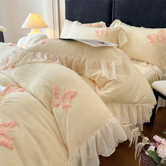 91家纺网 家纺一手货源 找家纺 富盛家纺 2025新款牛奶绒床裙款盘花刺绣四件套公主风 秋水伊人-黄