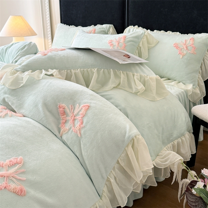 91家纺网 家纺一手货源 找家纺 富盛家纺 2025新款牛奶绒床裙款盘花刺绣四件套公主风 秋水伊人-绿