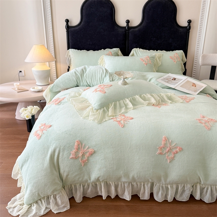 91家纺网 家纺一手货源 找家纺 富盛家纺 2025新款牛奶绒床裙款盘花刺绣四件套公主风 秋水伊人-绿