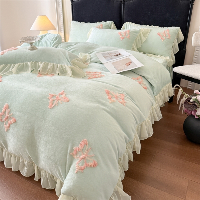 91家纺网 家纺一手货源 找家纺 富盛家纺 2025新款牛奶绒床裙款盘花刺绣四件套公主风 秋水伊人-绿