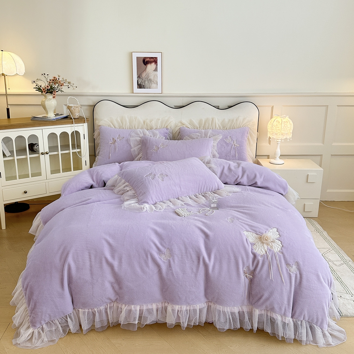 91家纺网 家纺一手货源 找家纺 （总）金绣美居 2025新款加厚兔毛绒+牛奶绒韩版床盖款绣花手工花保暖四件套-蝴蝶飞飞