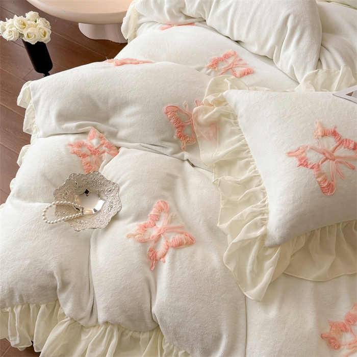 91家纺网 家纺一手货源 找家纺 富盛家纺 2025新款牛奶绒床裙款盘花刺绣四件套公主风 秋水伊人-白