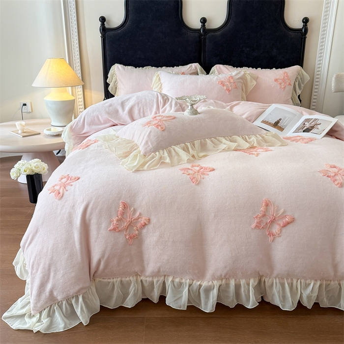 91家纺网 家纺一手货源 找家纺 （总）富盛家纺 2025新款牛奶绒床裙款盘花刺绣四件套公主风