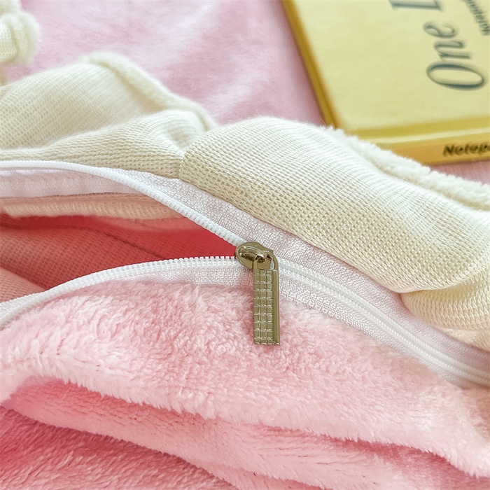 91家纺网 家纺一手货源 找家纺 曲之慕 2025新款韩版牛奶绒花朵贴布绣四件套 花韵-少女粉