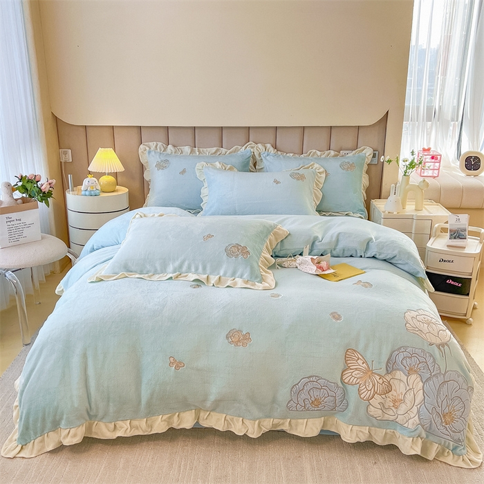 曲之慕 2025新款韩版牛奶绒花朵贴布绣四件套 花韵-天空蓝