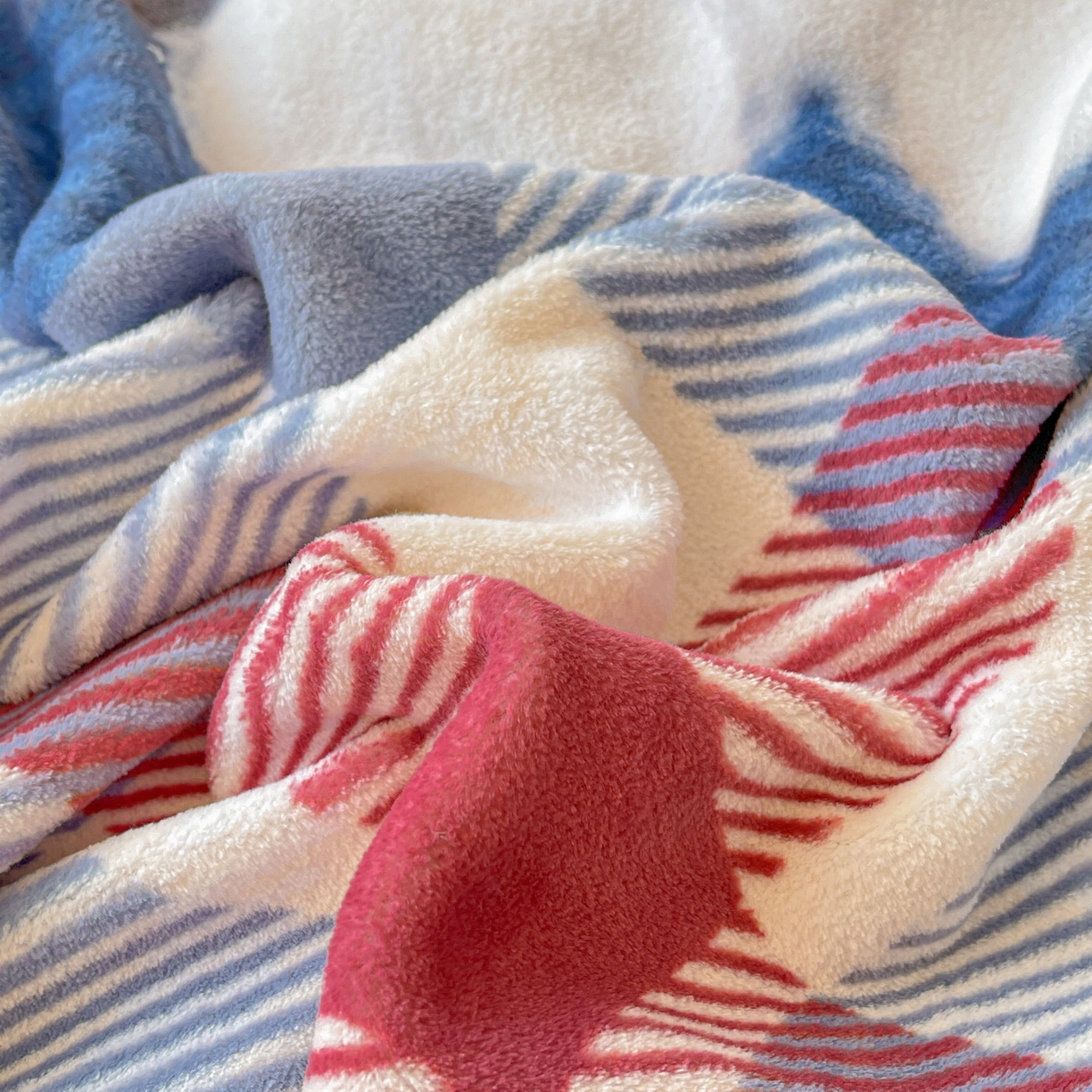 91家纺网 家纺一手货源 找家纺 LIFE.丽芙 2025秋冬新款A类牛奶绒加厚夹棉床褥垫+被套组合四件套 修狗