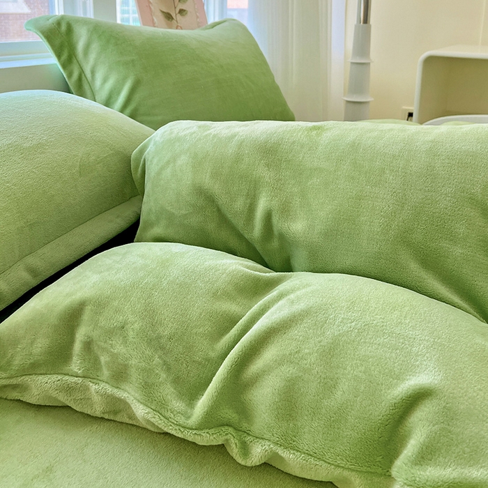 91家纺网 家纺一手货源 找家纺 （总）富馨莱 2025新款牛奶绒纯色双拼被套