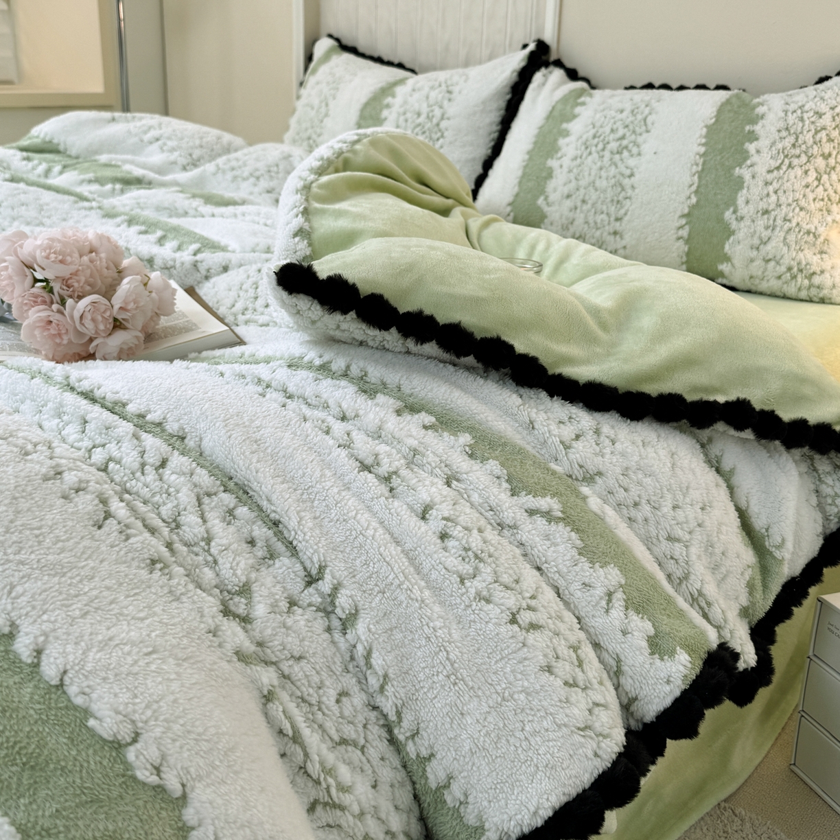 91家纺网 家纺一手货源 找家纺 潮邦创意家居 2025新款冬季阳离子提花云纹绒工艺四件套-绒眠小筑系列 绒眠小筑-香草绿