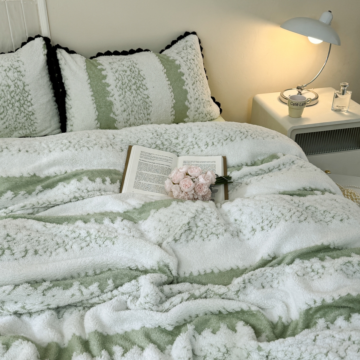 91家纺网 家纺一手货源 找家纺 潮邦创意家居 2025新款冬季阳离子提花云纹绒工艺四件套-绒眠小筑系列 绒眠小筑-香草绿