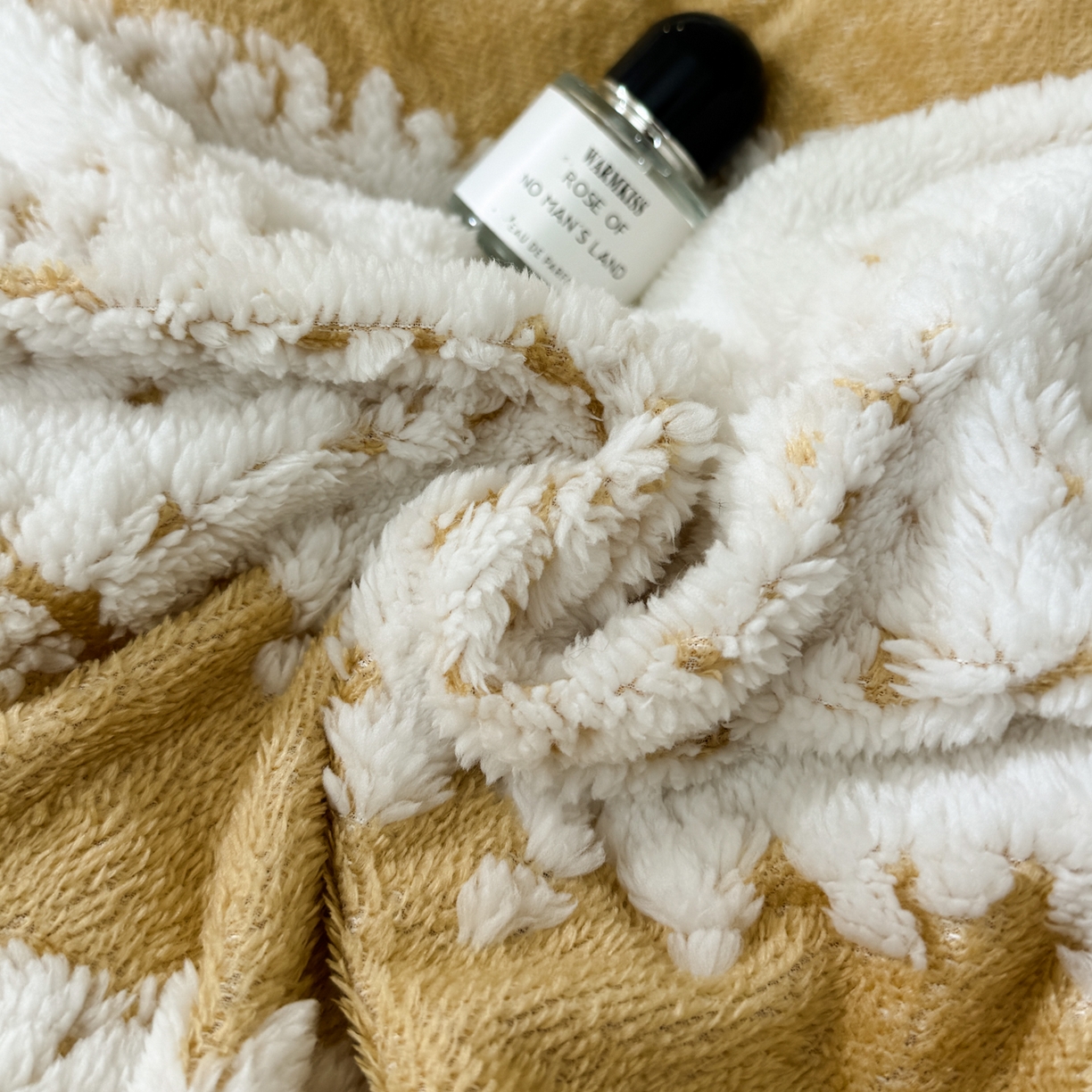 91家纺网 家纺一手货源 找家纺 潮邦创意家居 2025新款冬季阳离子提花云纹绒工艺四件套-绒眠小筑系列 绒眠小筑-浅驼