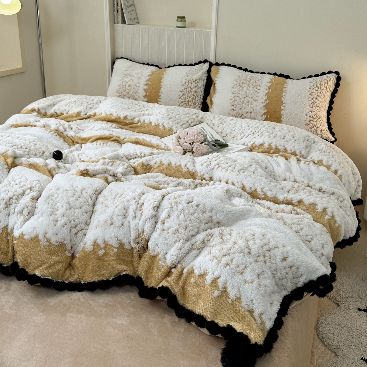 91家纺网 家纺一手货源 找家纺 潮邦创意家居 2025新款冬季阳离子提花云纹绒工艺四件套-绒眠小筑系列 绒眠小筑-浅驼