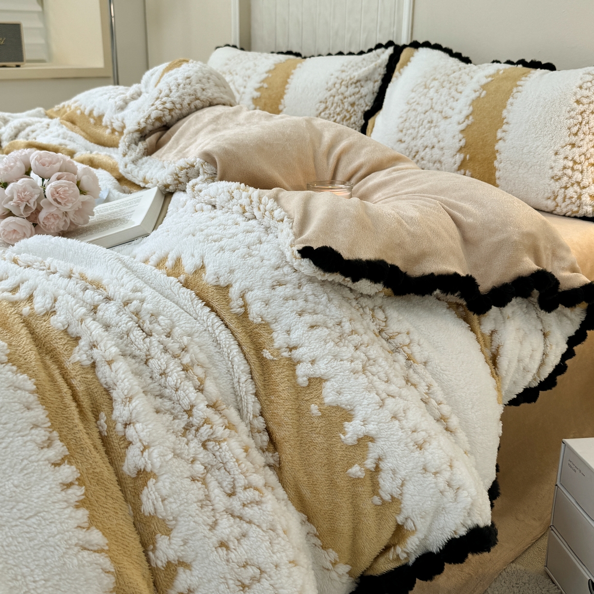 91家纺网 家纺一手货源 找家纺 潮邦创意家居 2025新款冬季阳离子提花云纹绒工艺四件套-绒眠小筑系列 绒眠小筑-浅驼