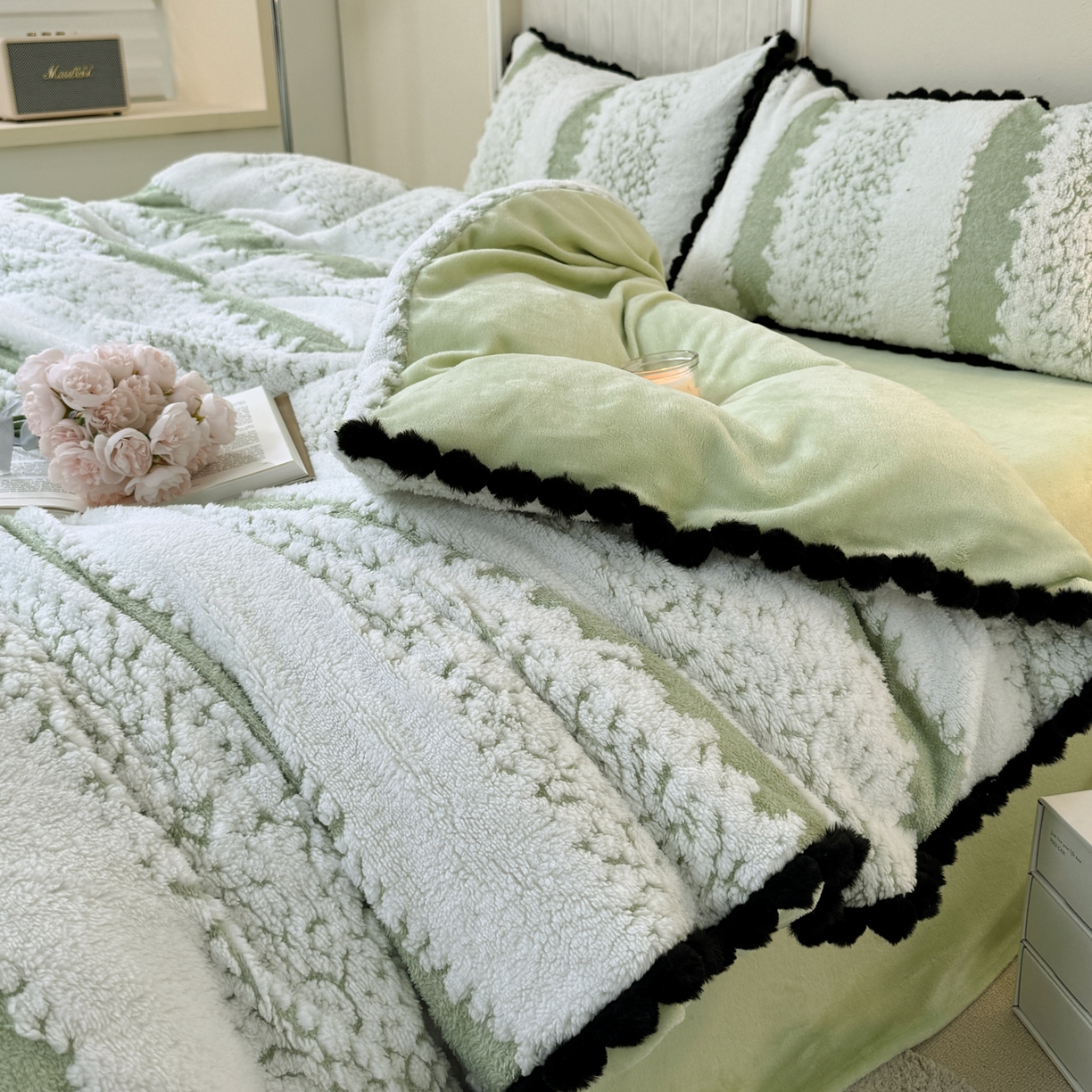 91家纺网 家纺一手货源 找家纺 潮邦创意家居 2025新款冬季阳离子提花云纹绒工艺四件套-绒眠小筑系列 绒眠小筑-香草绿