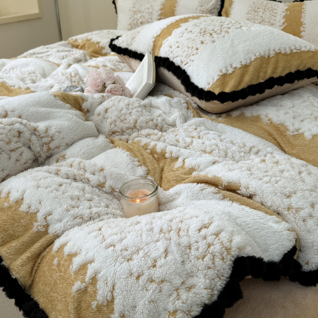 91家纺网 家纺一手货源 找家纺 潮邦创意家居 2025新款冬季阳离子提花云纹绒工艺四件套-绒眠小筑系列 绒眠小筑-浅驼