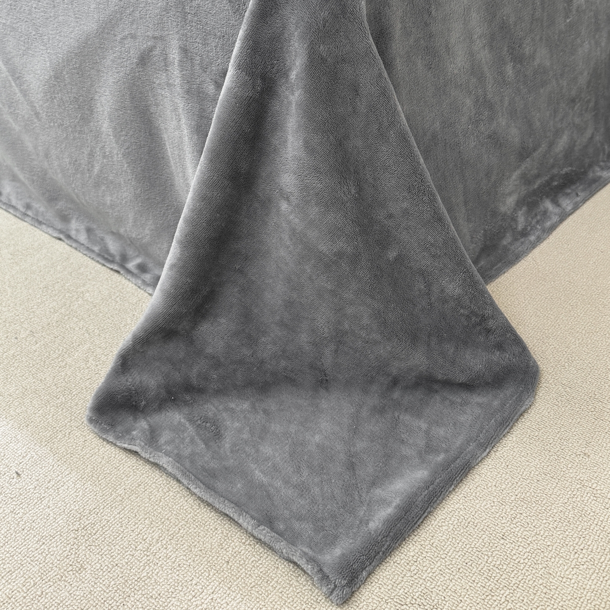 91家纺网 家纺一手货源 找家纺 潮邦创意家居 2025新款冬季阳离子提花云纹绒工艺四件套-绒眠小筑系列 绒眠小筑-星灰