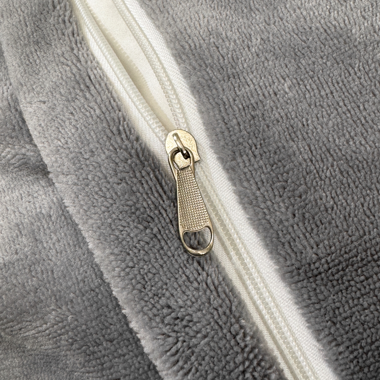 91家纺网 家纺一手货源 找家纺 潮邦创意家居 2025新款冬季阳离子提花云纹绒工艺四件套-绒眠小筑系列 绒眠小筑-星灰