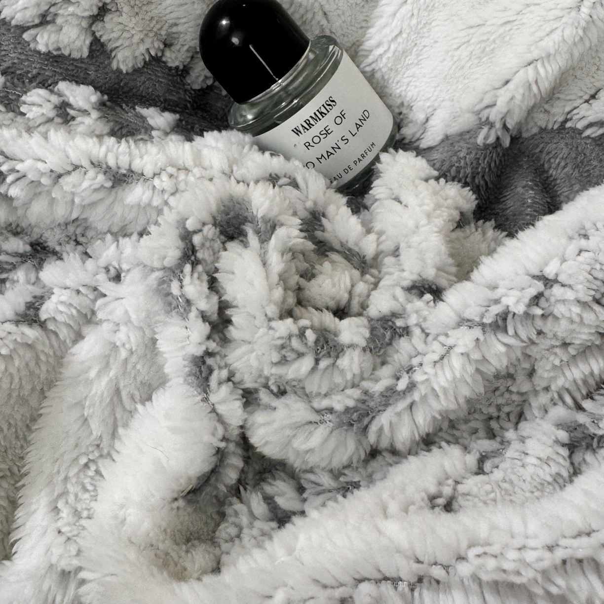 91家纺网 家纺一手货源 找家纺 潮邦创意家居 2025新款冬季阳离子提花云纹绒工艺四件套-绒眠小筑系列 绒眠小筑-星灰