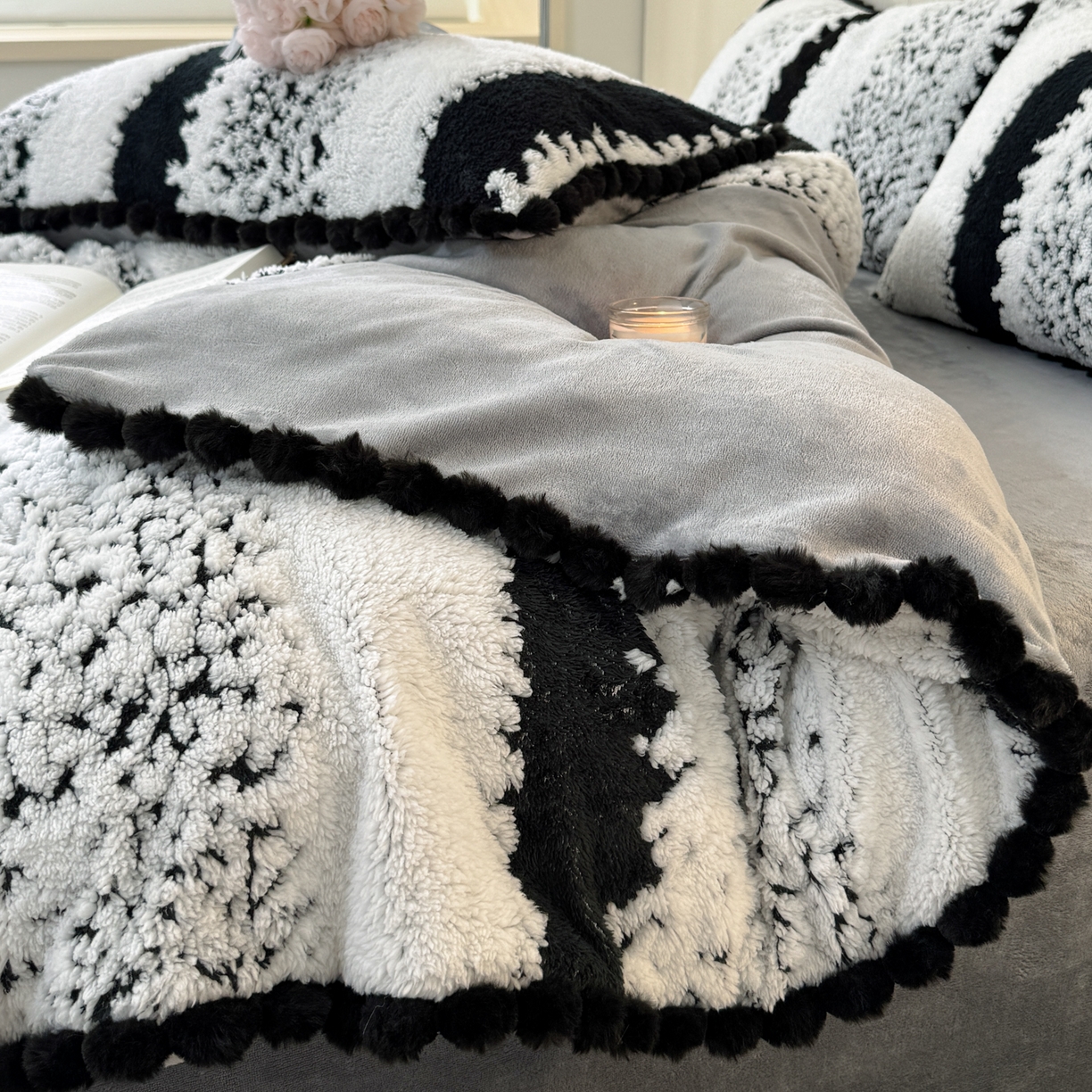 91家纺网 家纺一手货源 找家纺 潮邦创意家居 2025新款冬季阳离子提花云纹绒工艺四件套-绒眠小筑系列 绒眠小筑-耀黑