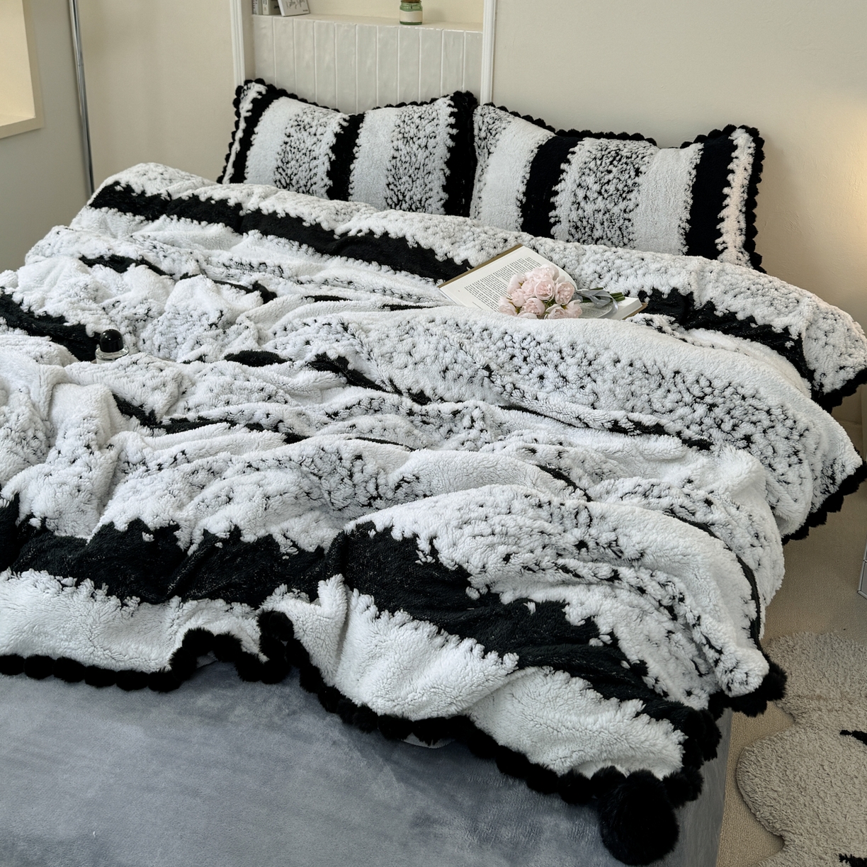 91家纺网 家纺一手货源 找家纺 潮邦创意家居 2025新款冬季阳离子提花云纹绒工艺四件套-绒眠小筑系列 绒眠小筑-耀黑