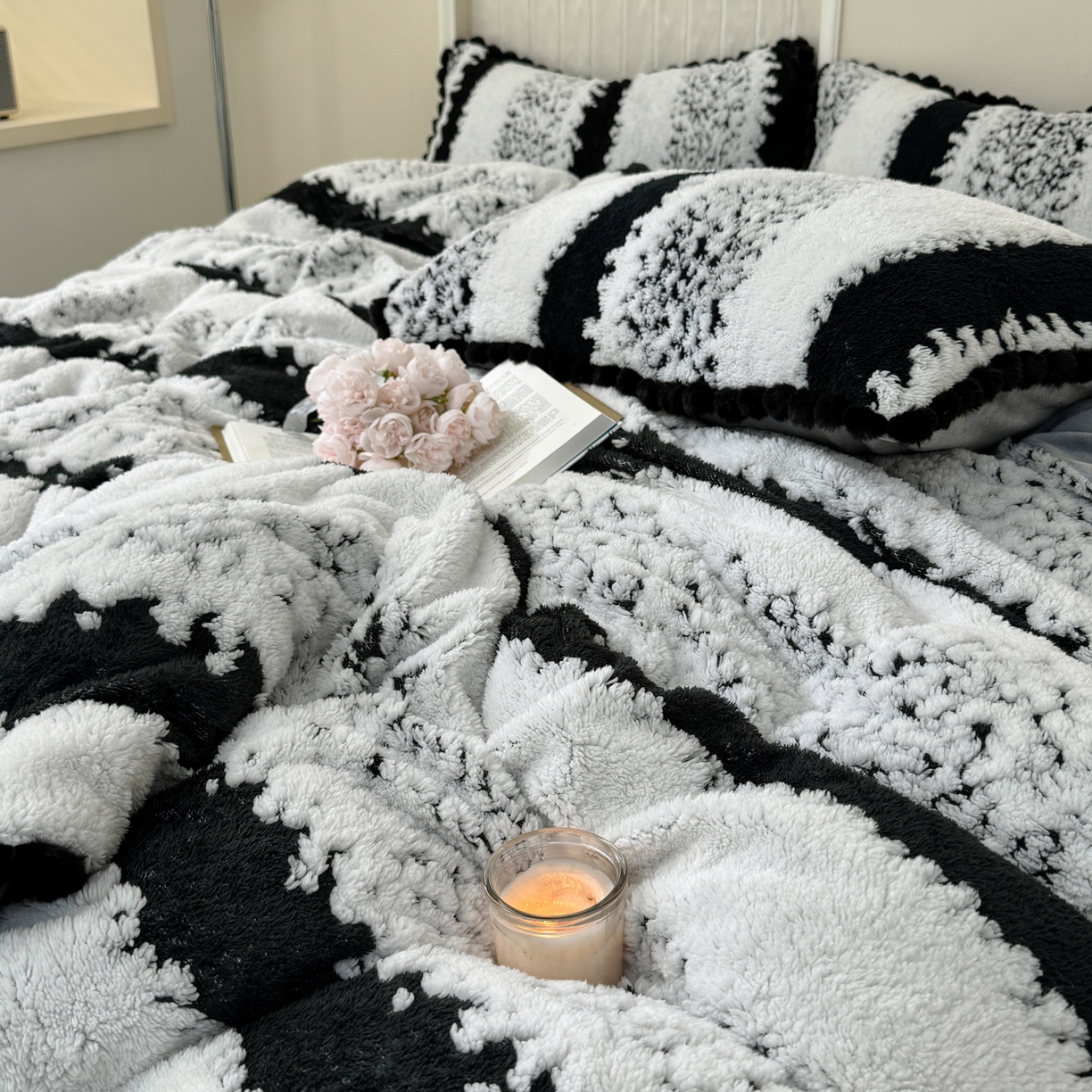 91家纺网 家纺一手货源 找家纺 潮邦创意家居 2025新款冬季阳离子提花云纹绒工艺四件套-绒眠小筑系列 绒眠小筑-耀黑