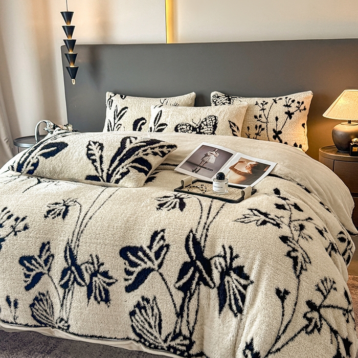 91家纺网 家纺一手货源 找家纺 七七家纺 2025新款牛奶绒微米绒毛绒保暖四件套-墨画系列 墨叶蝶叶