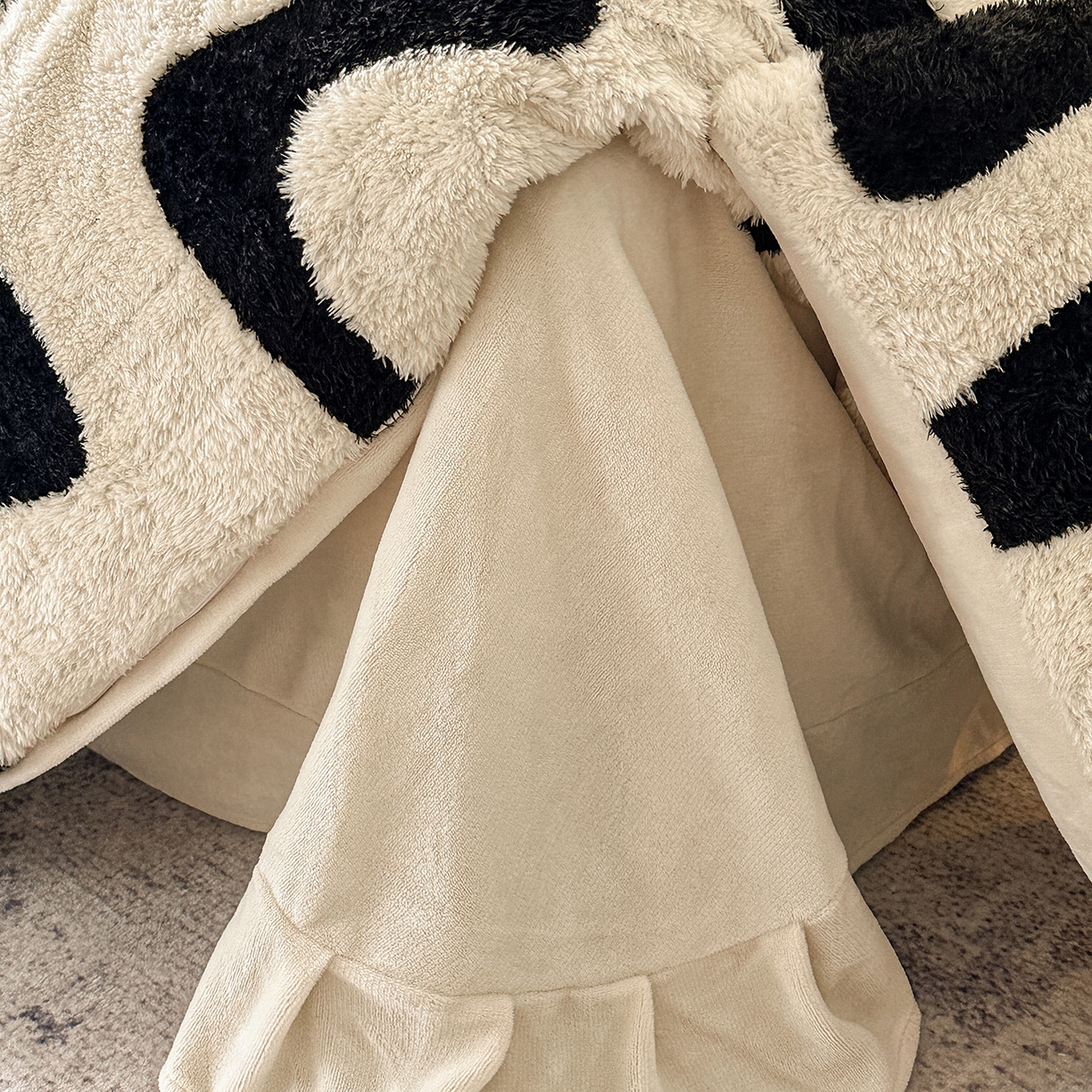 91家纺网 家纺一手货源 找家纺 七七家纺 2025新款牛奶绒微米绒毛绒保暖四件套-墨画系列 墨韵涟漪