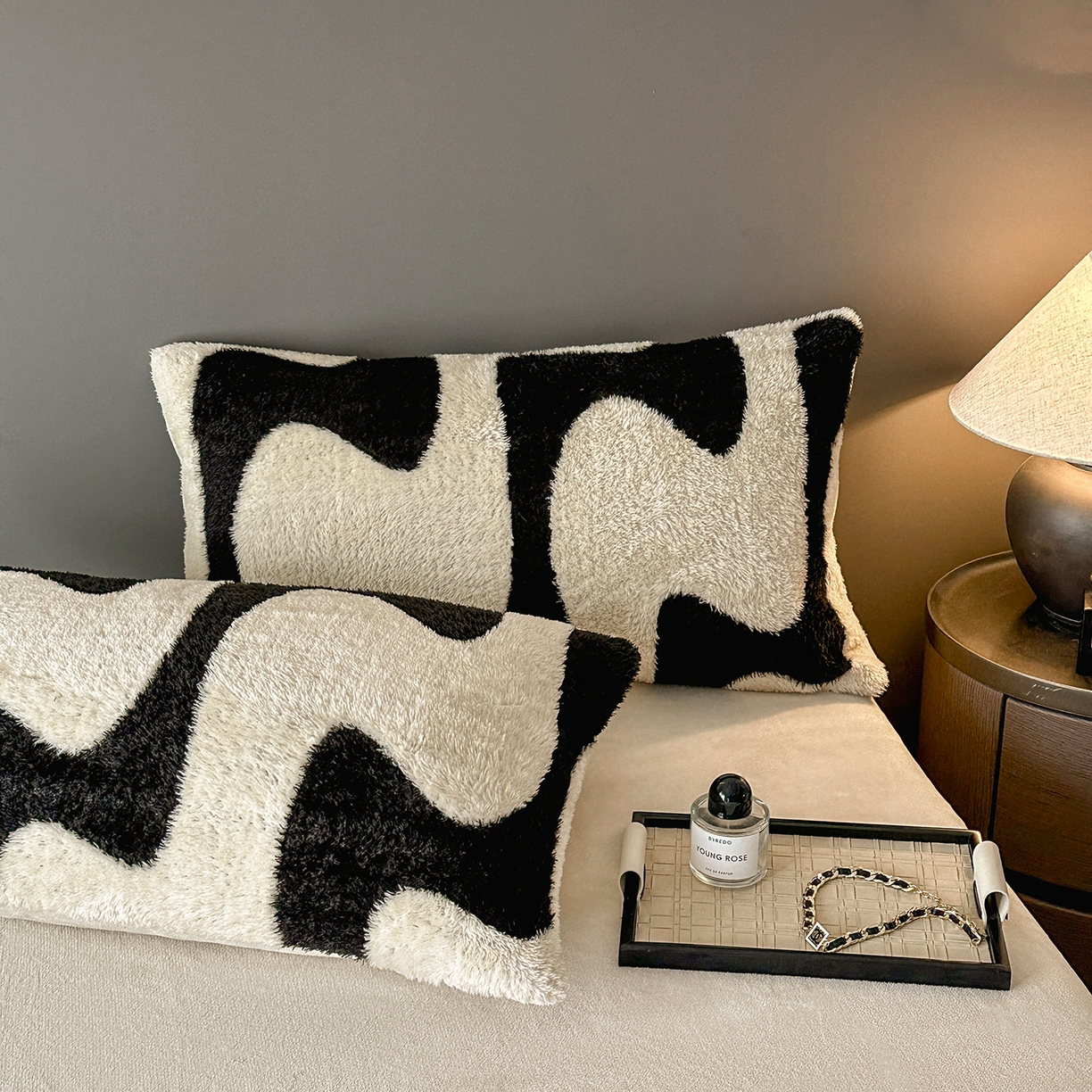 91家纺网 家纺一手货源 找家纺 七七家纺 2025新款牛奶绒微米绒毛绒保暖四件套-墨画系列 墨韵涟漪