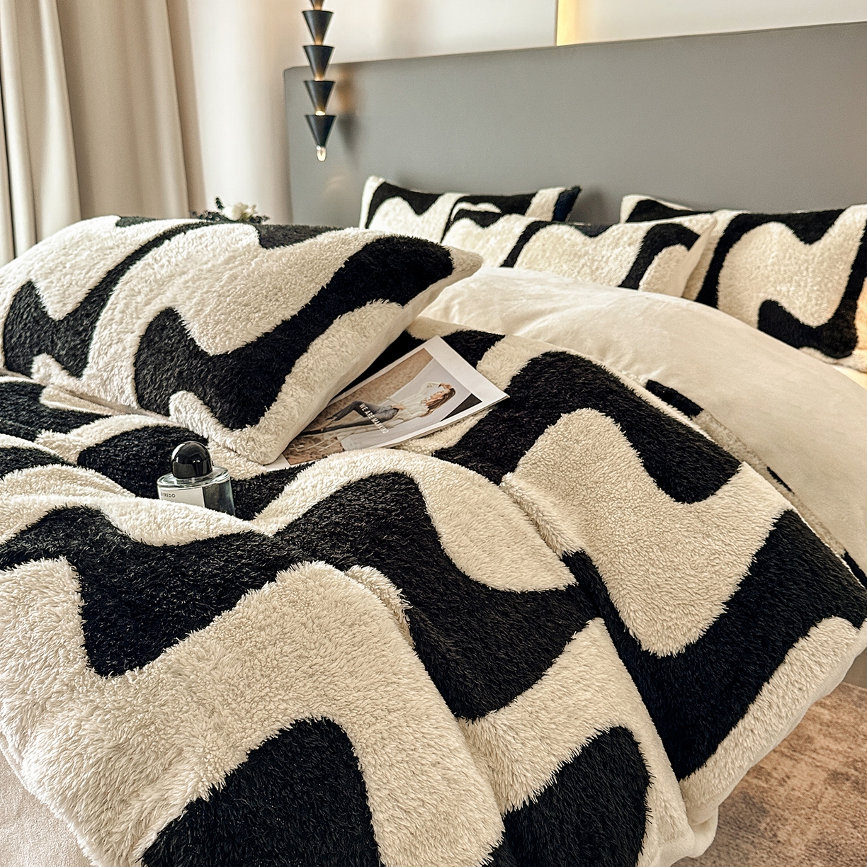 91家纺网 家纺一手货源 找家纺 七七家纺 2025新款牛奶绒微米绒毛绒保暖四件套-墨画系列 墨韵涟漪