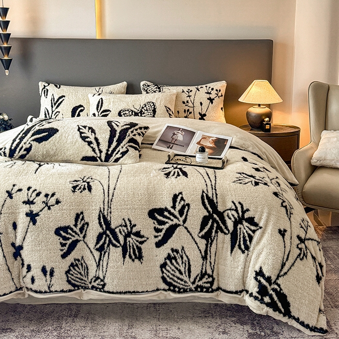 91家纺网 家纺一手货源 找家纺 七七家纺 2025新款牛奶绒微米绒毛绒保暖四件套-墨画系列 墨叶蝶叶