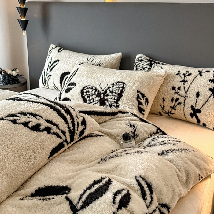91家纺网 家纺一手货源 找家纺 七七家纺 2025新款牛奶绒微米绒毛绒保暖四件套-墨画系列 墨叶蝶叶