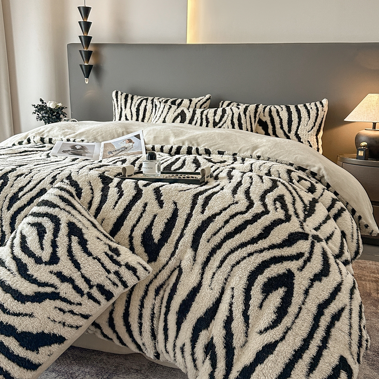 七七家纺 2025新款牛奶绒微米绒毛绒保暖四件套-墨画系列 墨影斑马