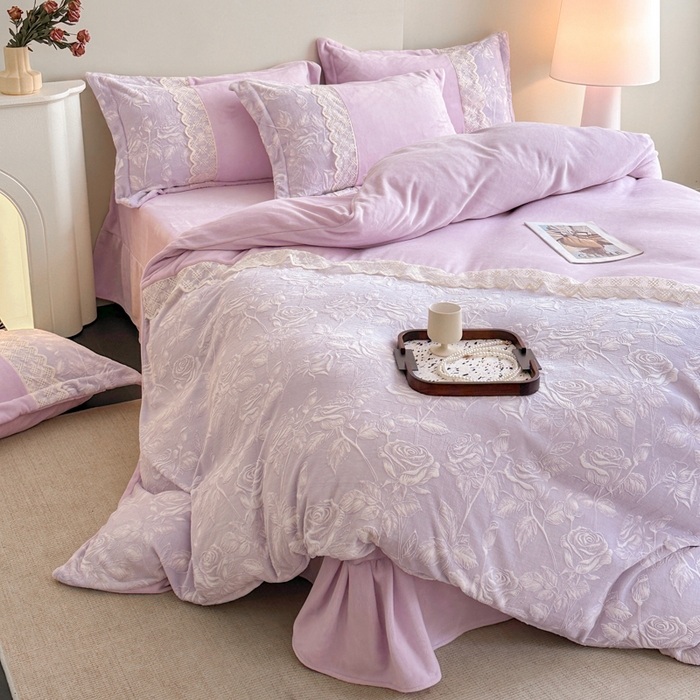 91家纺网 家纺一手货源 找家纺 （总）诺梵家纺 2025新款拼接雕花牛奶绒四件套