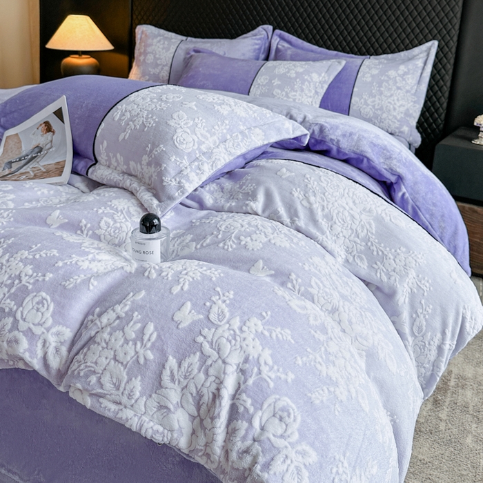 91家纺网 家纺一手货源 找家纺 诺梵家纺 2025新款拼接雕花牛奶绒四件套 邂逅-紫