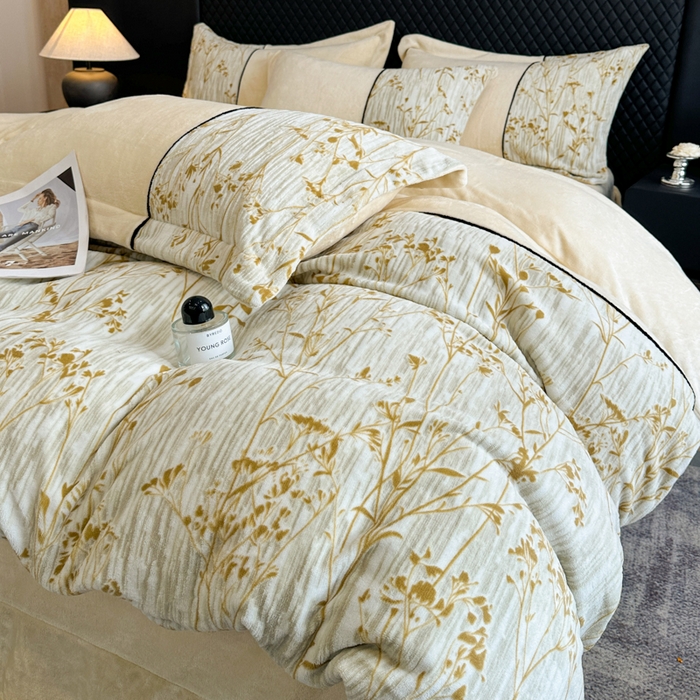 91家纺网 家纺一手货源 找家纺 诺梵家纺 2025新款拼接雕花牛奶绒四件套 纤枝逸-黄