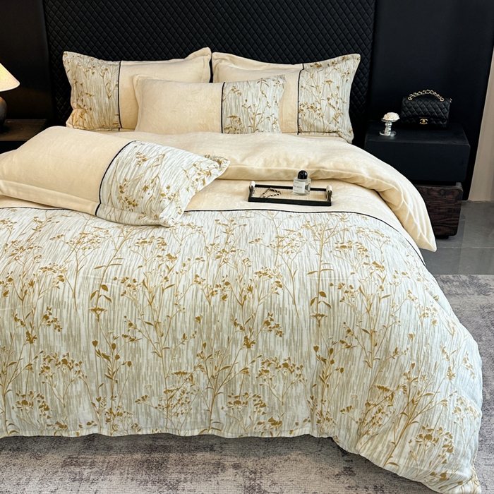 91家纺网 家纺一手货源 找家纺 诺梵家纺 2025新款拼接雕花牛奶绒四件套 纤枝逸-黄