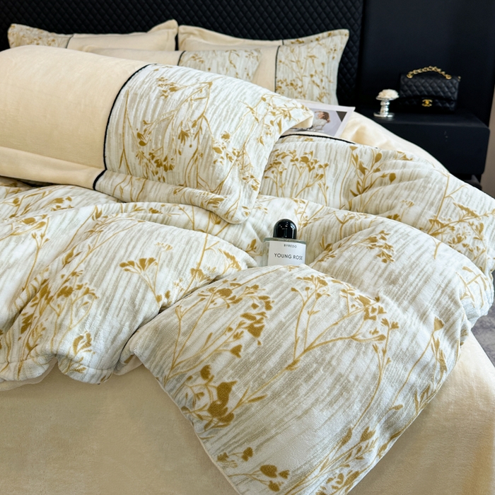 91家纺网 家纺一手货源 找家纺 诺梵家纺 2025新款拼接雕花牛奶绒四件套 纤枝逸-黄