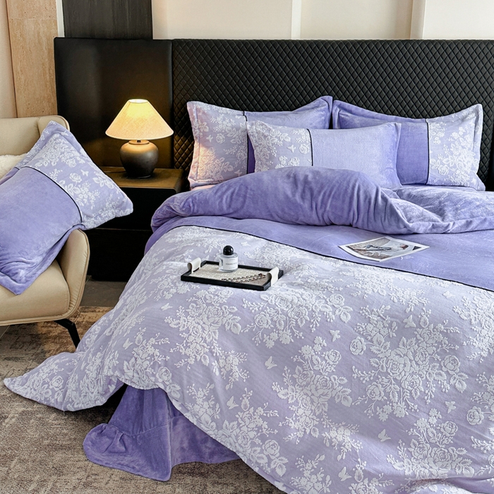 91家纺网 家纺一手货源 找家纺 诺梵家纺 2025新款拼接雕花牛奶绒四件套 邂逅-紫