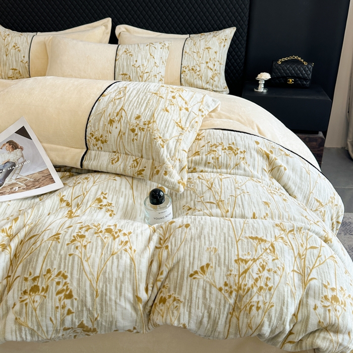 91家纺网 家纺一手货源 找家纺 诺梵家纺 2025新款拼接雕花牛奶绒四件套 纤枝逸-黄