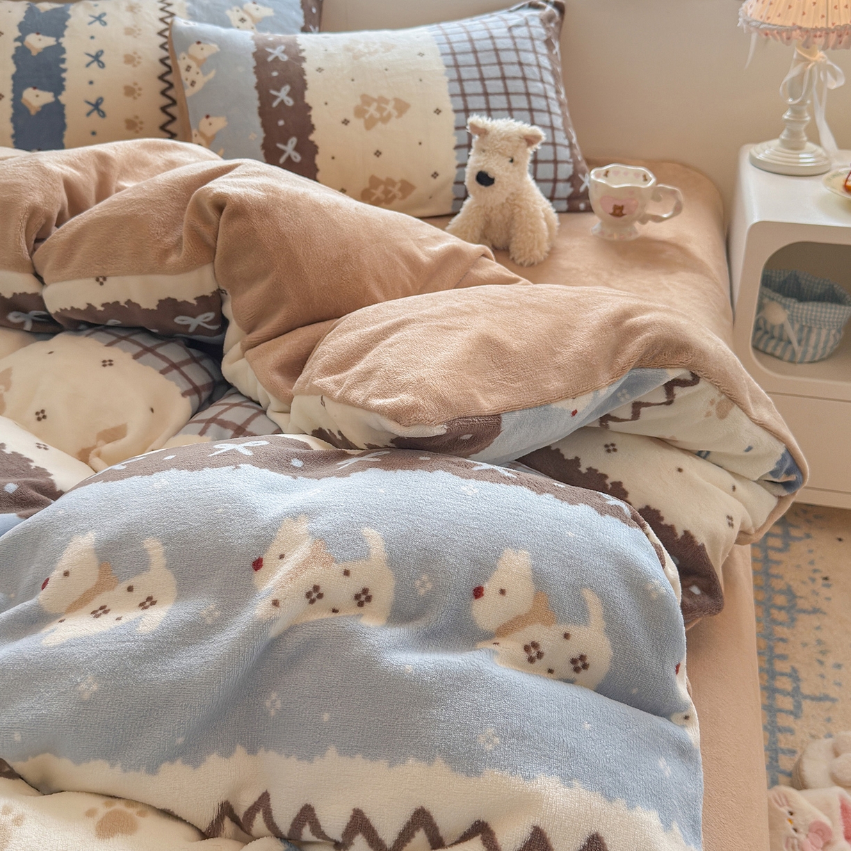 91家纺网 家纺一手货源 找家纺 （总）罗亿家纺 2025新款ins小清新少女奶油卡通可爱加厚200克牛奶绒四件套【3.6公斤】（小红书推荐）