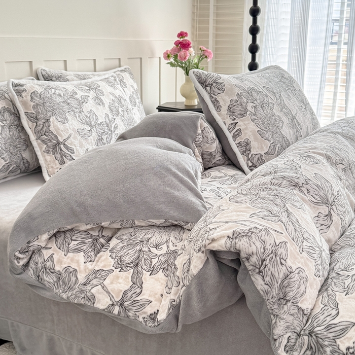 91家纺网 家纺一手货源 找家纺 （总）赛丽雅 2025新款包边雕花烂花牛奶绒四件套