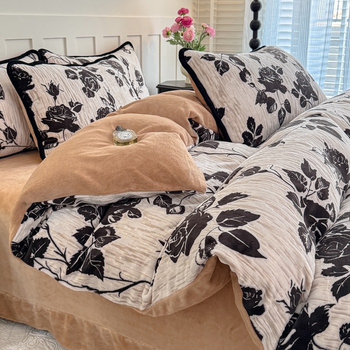 91家纺网 家纺一手货源 找家纺 （总）赛丽雅 2025新款包边雕花烂花牛奶绒四件套