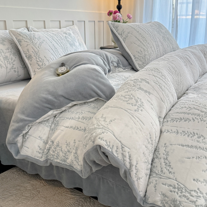 91家纺网 家纺一手货源 找家纺 （总）赛丽雅 2025新款包边雕花烂花牛奶绒四件套