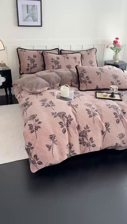 91家纺网 家纺一手货源 找家纺 赛丽雅 2025新款包边雕花烂花牛奶绒四件套 不止玫瑰