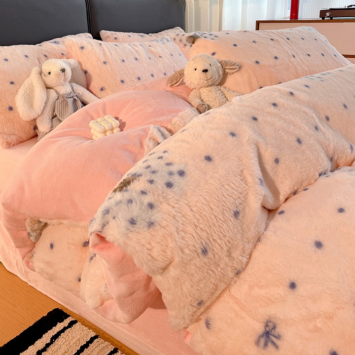 91家纺网 家纺一手货源 找家纺 金梦拉 2025直播爆款A类加厚兔绒印花系列四件套 波点蝴蝶结粉