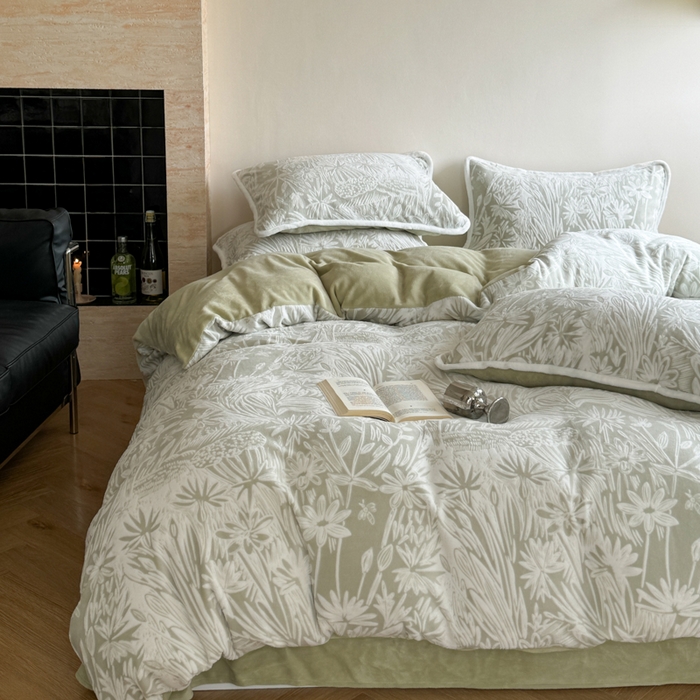 91家纺网 家纺一手货源 找家纺 赛丽雅 2025新款包边雕花烂花牛奶绒四件套 花语